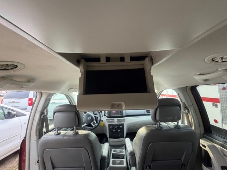 #31679-•-2012-vw-routan-image-31