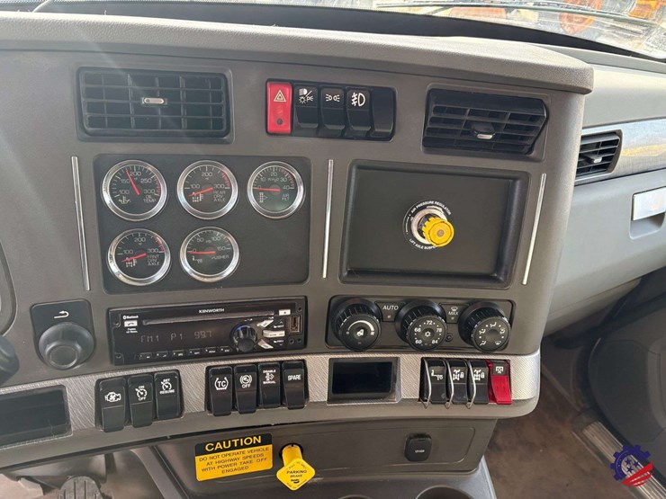 2019-kenworth-t880-image-63