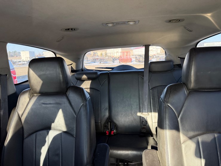 2012-buick-enclave-image-30