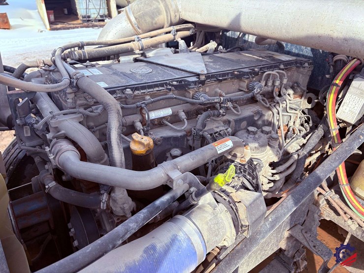 2021-western-star-4900ex-image-35