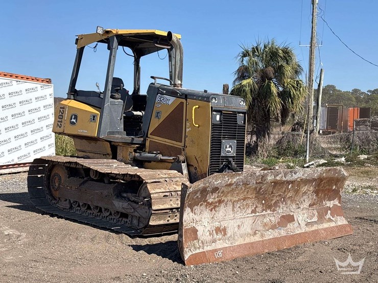 2014-deere-650k-image-35