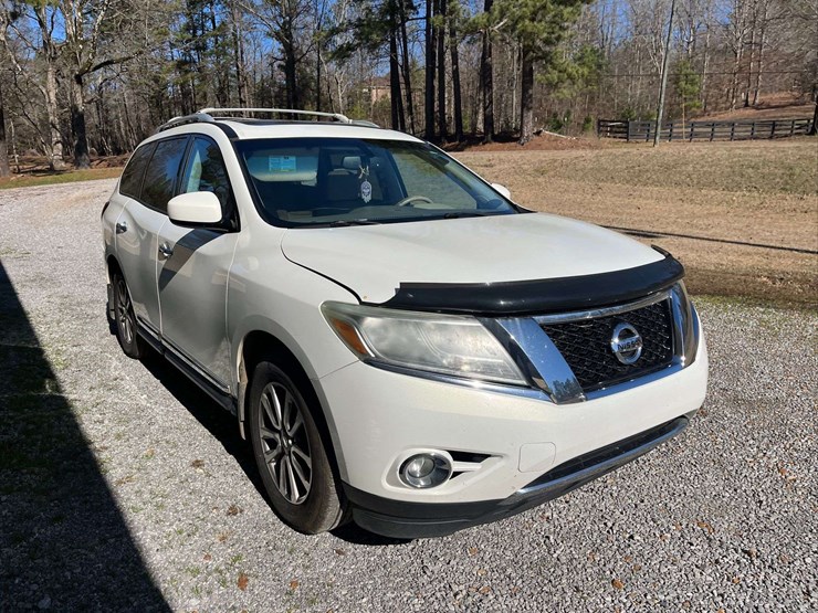 2014-nissan-pathfinder-image-1