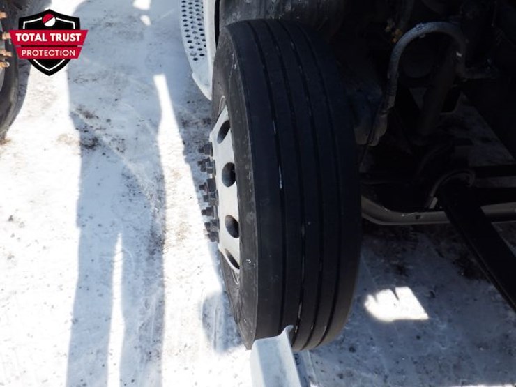 2020-kenworth-t680-image-28