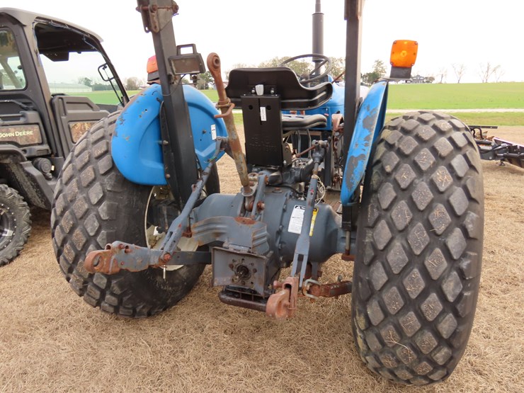 new-holland-3930-image-8