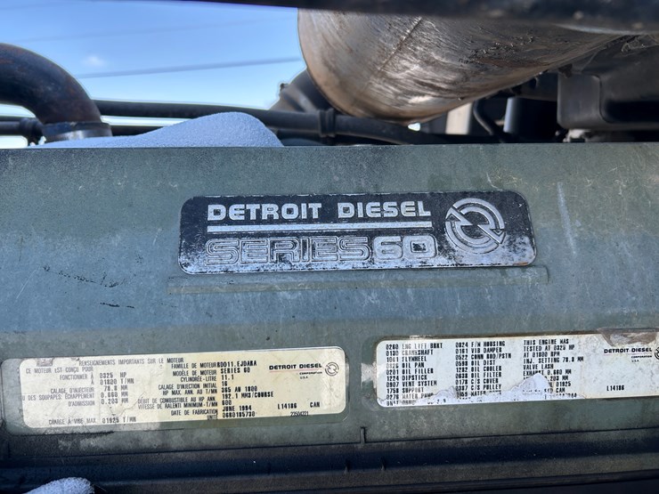 1996-freightliner-fld120-image-12