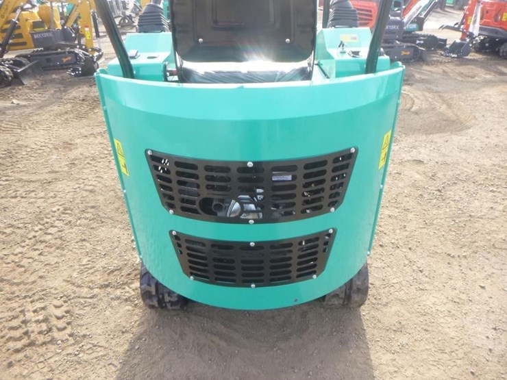 2025-agt-h15r-hydraulic-excavator-image-17