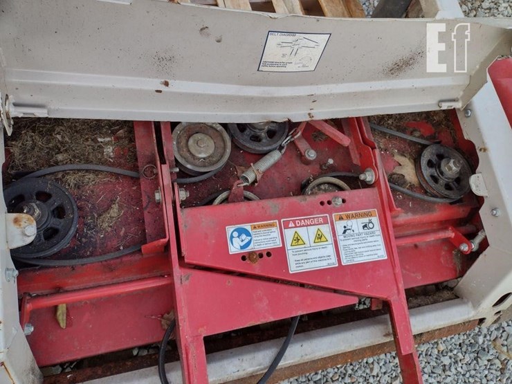 ventrac-3400l-lawn-mower-w/blade-&-broom-image-40