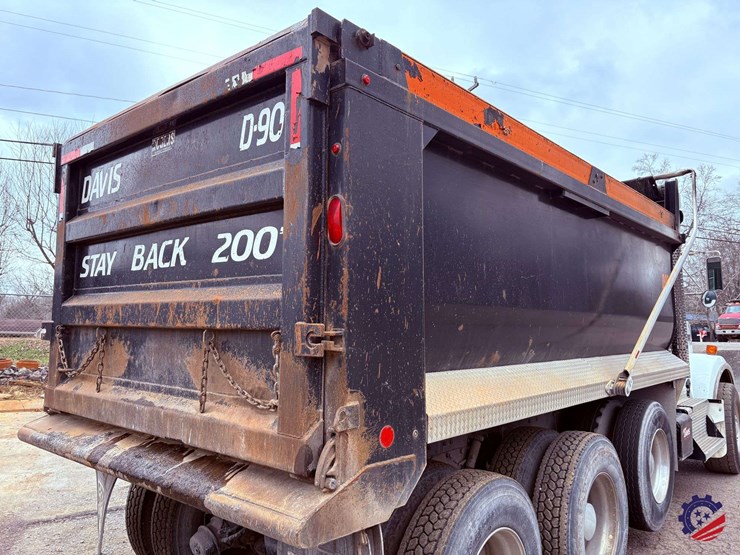 2016-kenworth-t800-image-41