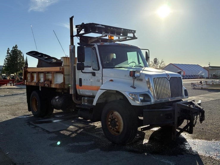 2003-international-7400-image-2