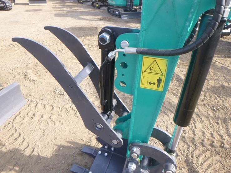 2025-agt-qk16r-hydraulic-excavator-image-12