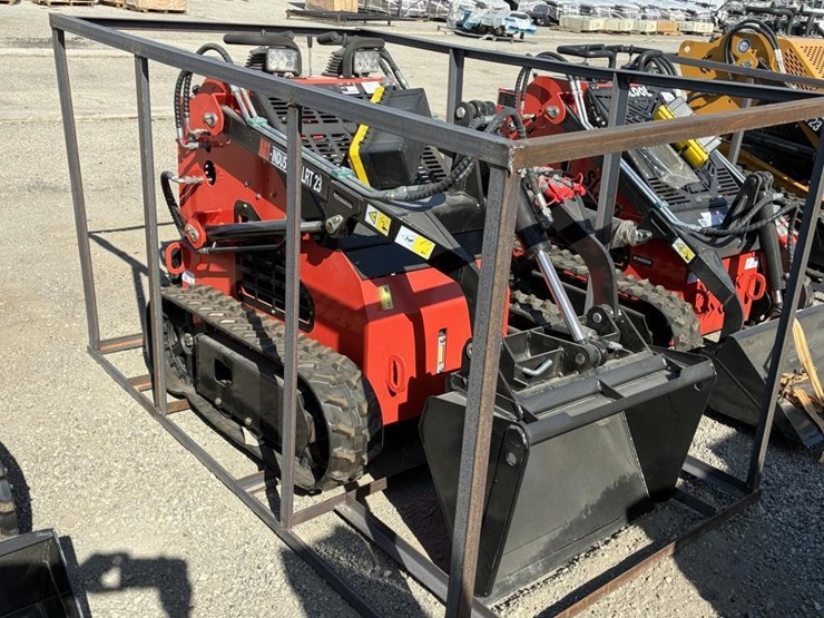 2026-agt-lrt23-skid-steer-loader-image-1