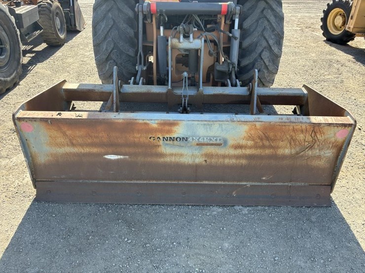 2009-case-570m-xt-image-18