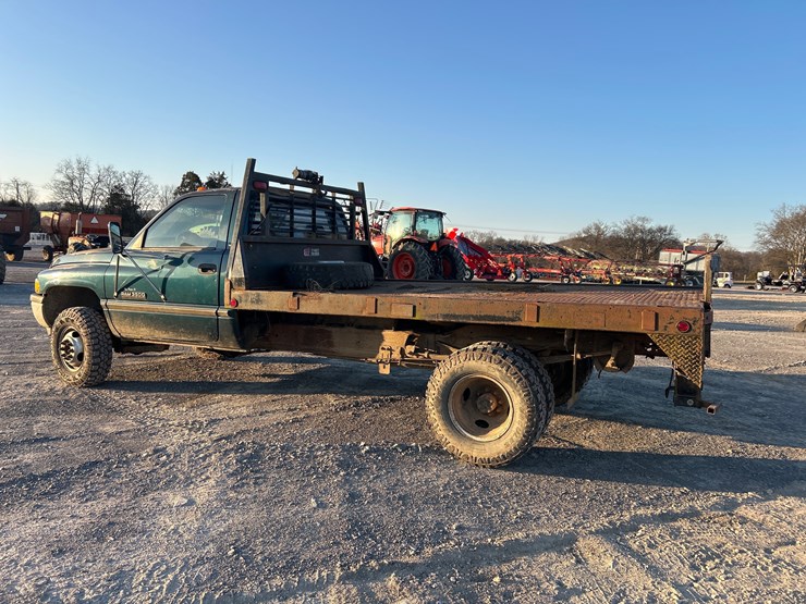 1995-dodge-3500-image-2