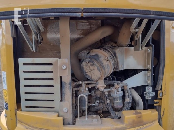 2022-deere-26g-image-44