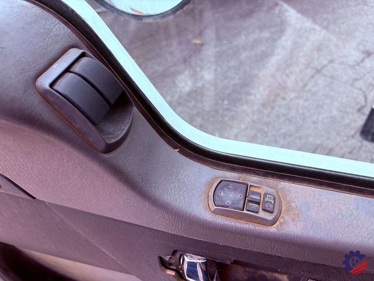 2016-kenworth-t800-image-81