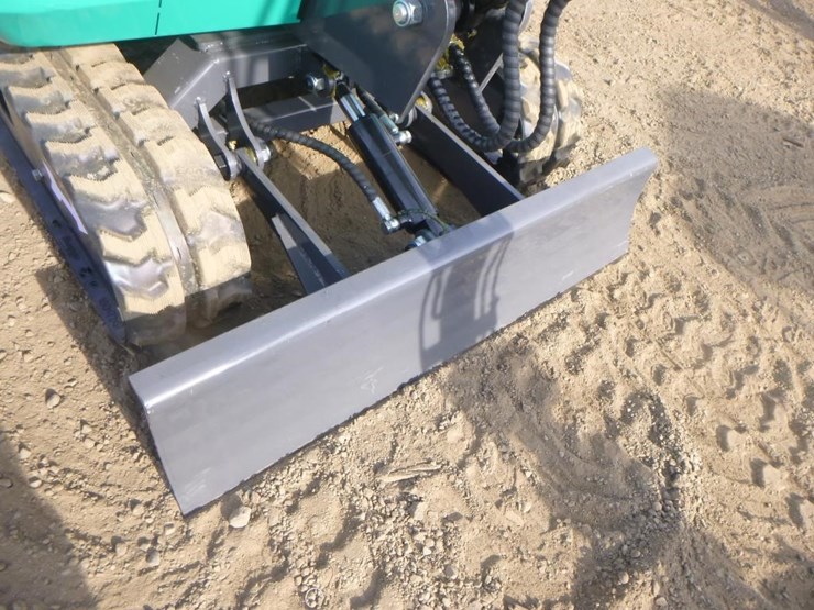 2025-agt-qk16r-hydraulic-excavator-image-16