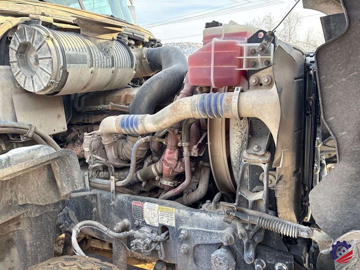 2017-mack-granite-gu713-image-43