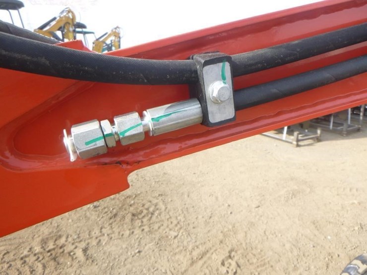 2025-agt-mx15rx-hydraulic-excavator-image-14