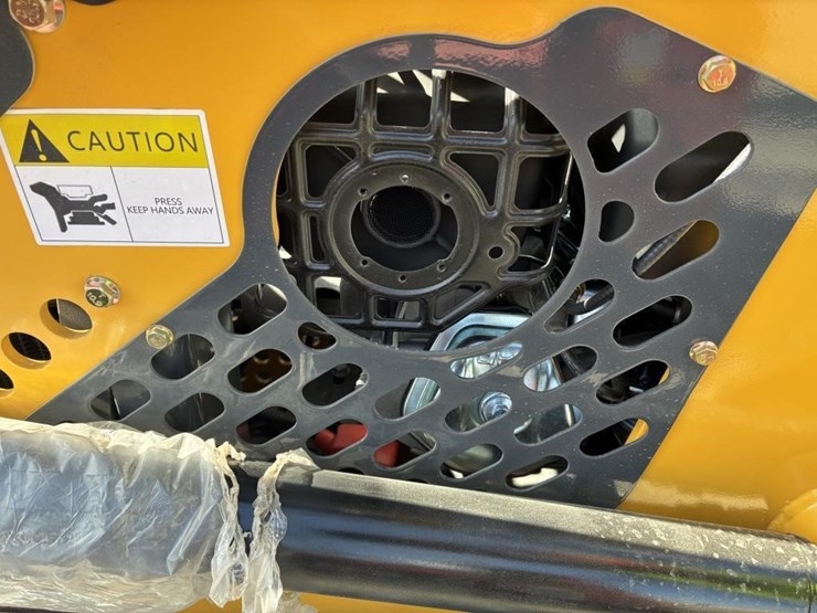 2025-sdlanch-sdll60-skid-steer-loader-image-12