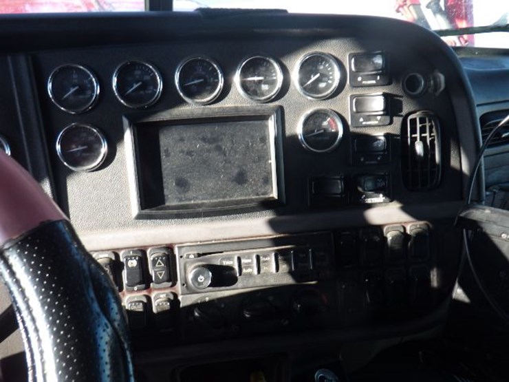 2015-peterbilt-389-image-20