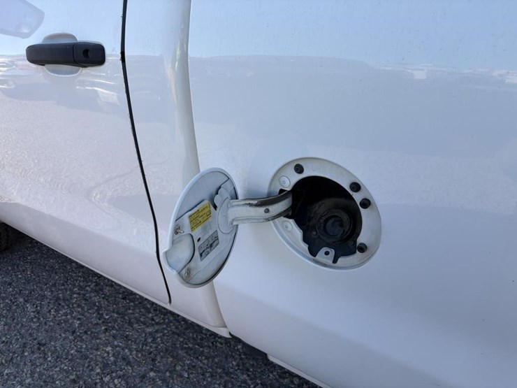 2018-chevrolet-silverado-1500-image-32