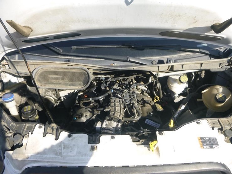 2019-ford-transit-image-19