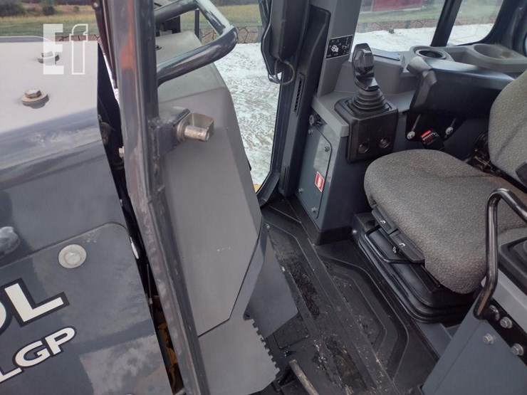 2022-deere-700l-lgp-image-14