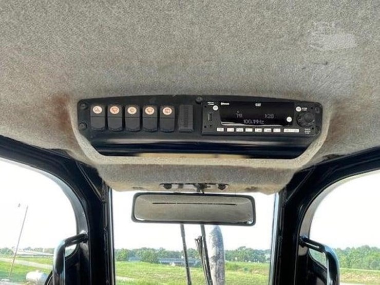 2016-caterpillar-d6k2-image-10