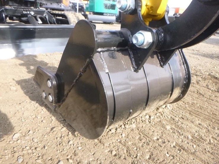 agt-h12r-hydraulic-excavator-image-10