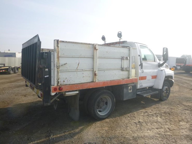 2005-chevrolet-4500-flatbed-truck-image-4