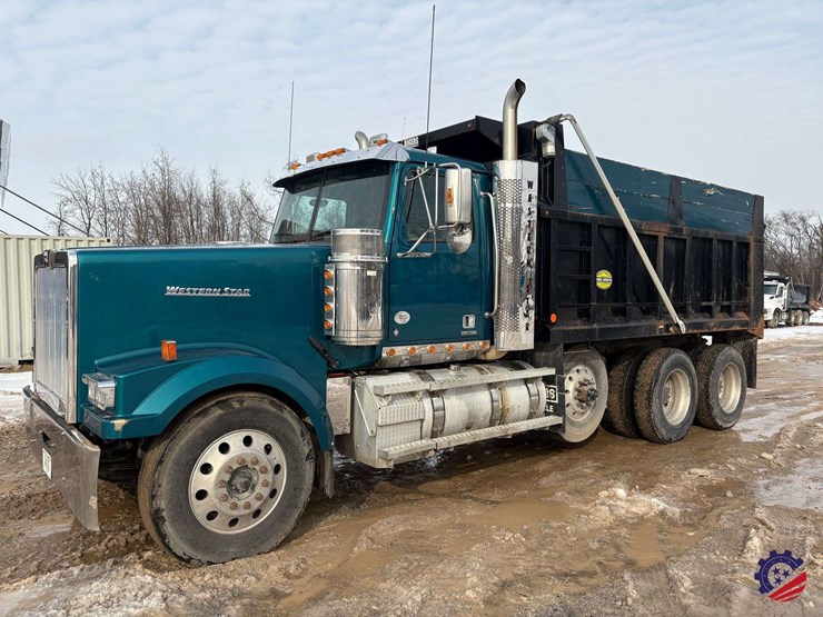 2021-western-star-4900ex-image-1