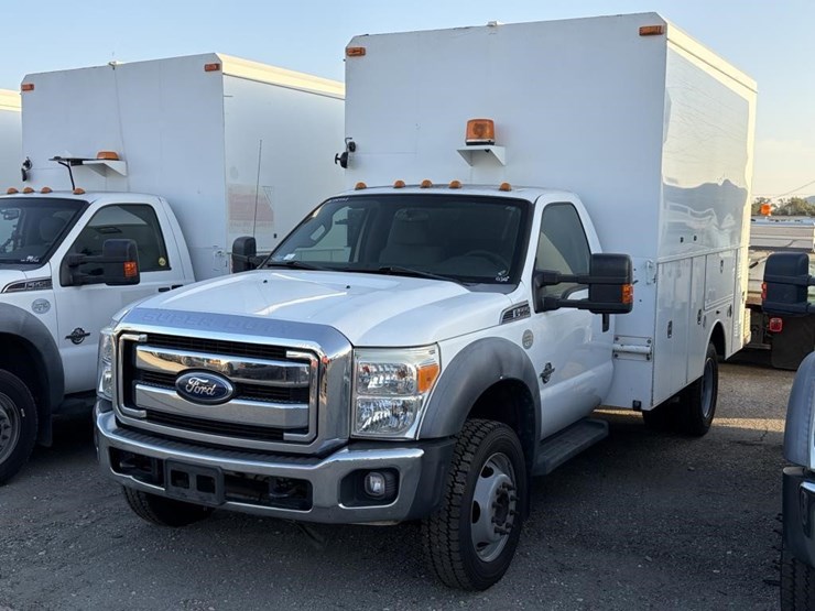 2011-ford-f550-image-1