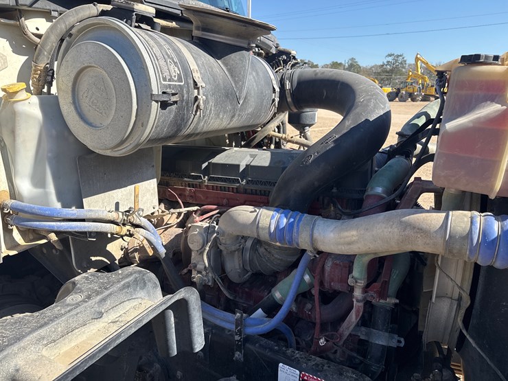 #32642-•-2018-mack-gu713-tri-axle-dump-image-26