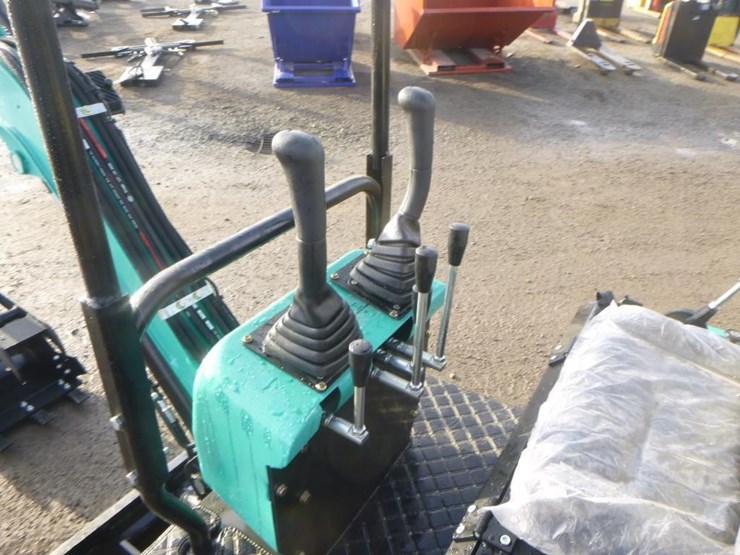 agt-qh12r-hydraulic-excavator-image-21