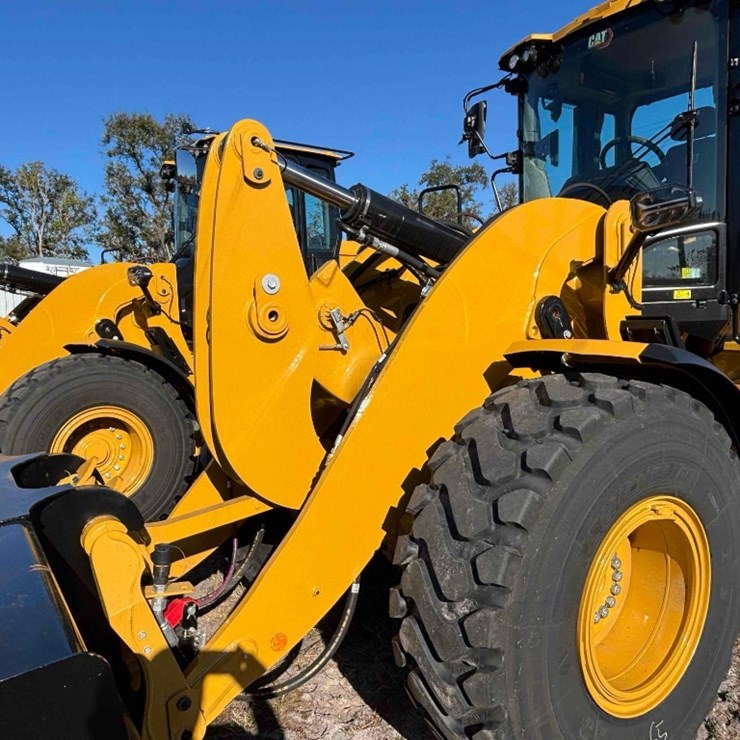 2025 CATERPILLAR 930