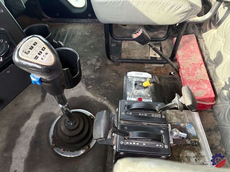 2021-western-star-4900ex-image-64