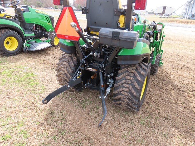 2023-john-deere-1025r-image-10