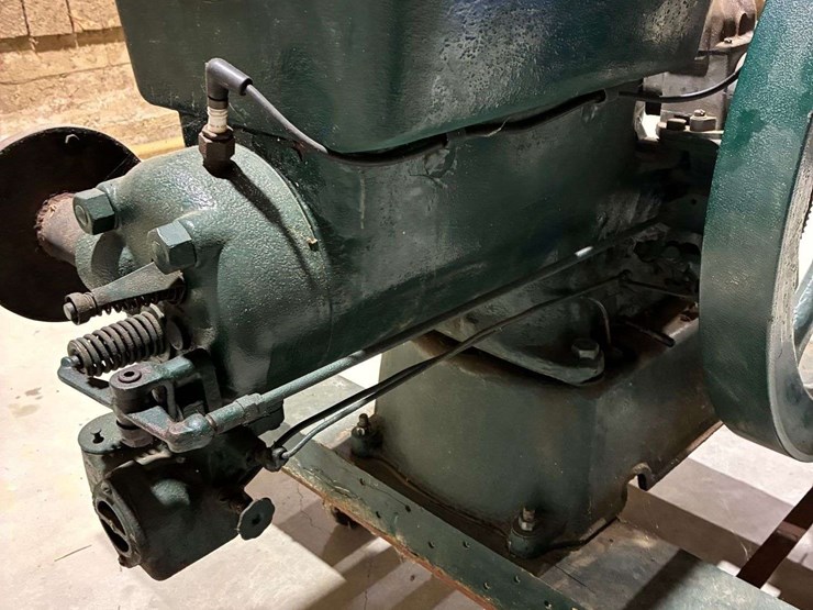 fairbanks-morse-z-style-b-hit-&-miss-stationary-engine-image-4