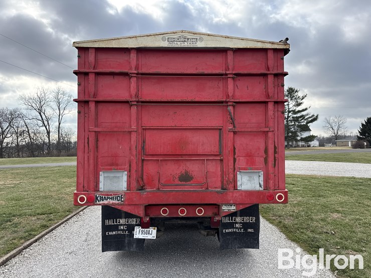 1973-ford-c750-image-6