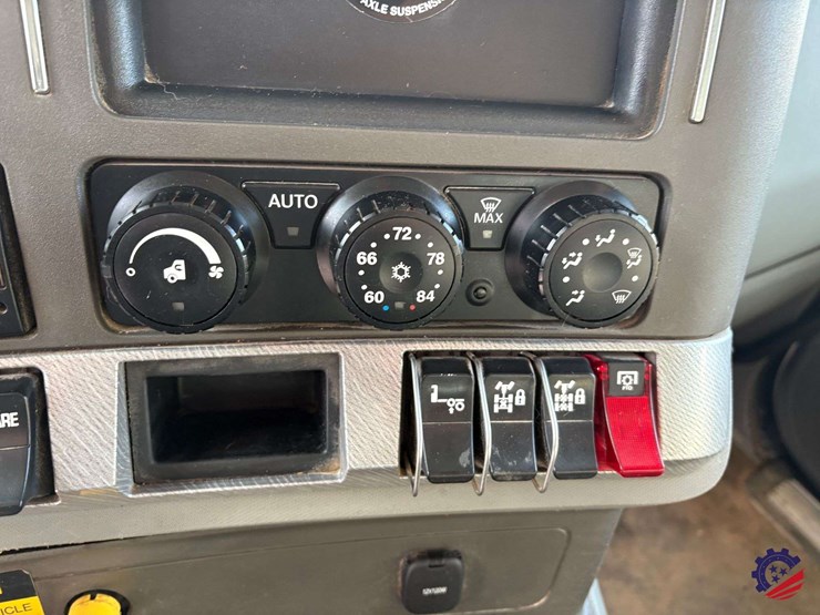 2019-kenworth-t880-image-64