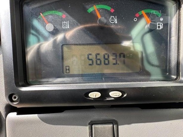 2013-caterpillar-d5k2-lgp-image-35