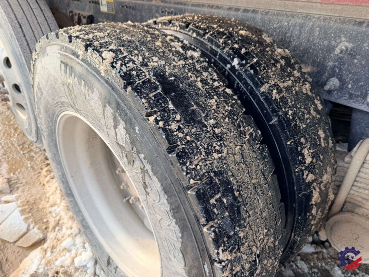 2018-mack-granite-gu713-image-16