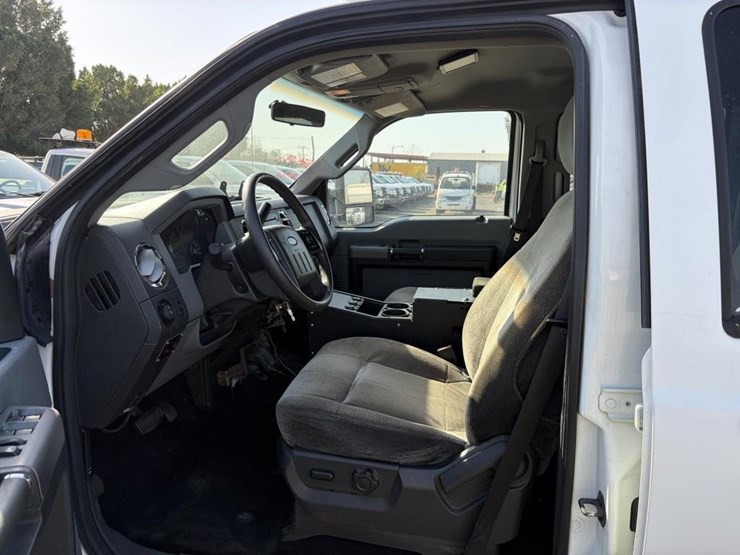 2011-ford-f250-image-9