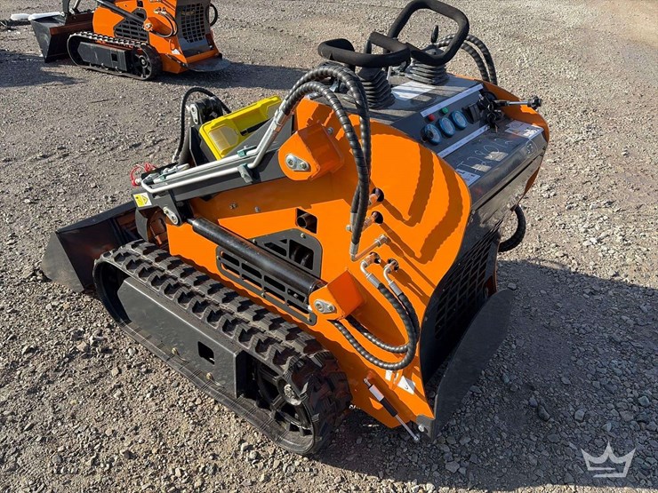 2025-landhonor-lhr-me380x1-stand-on-track-loader-skid-steer-image-3