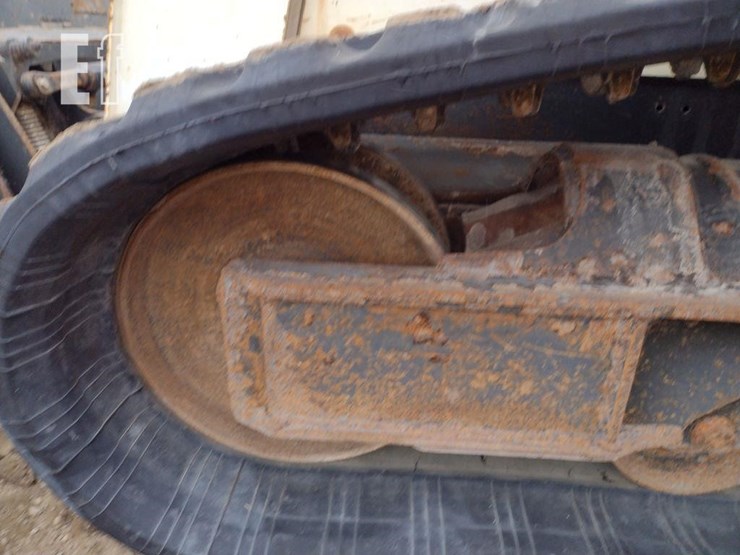 2017-bobcat-t740-image-26