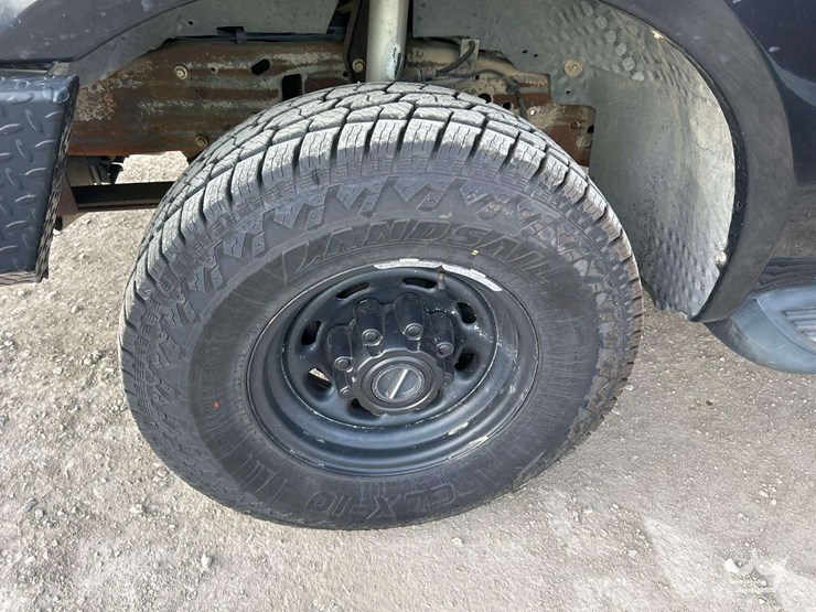 2005-ford-excursion-image-25