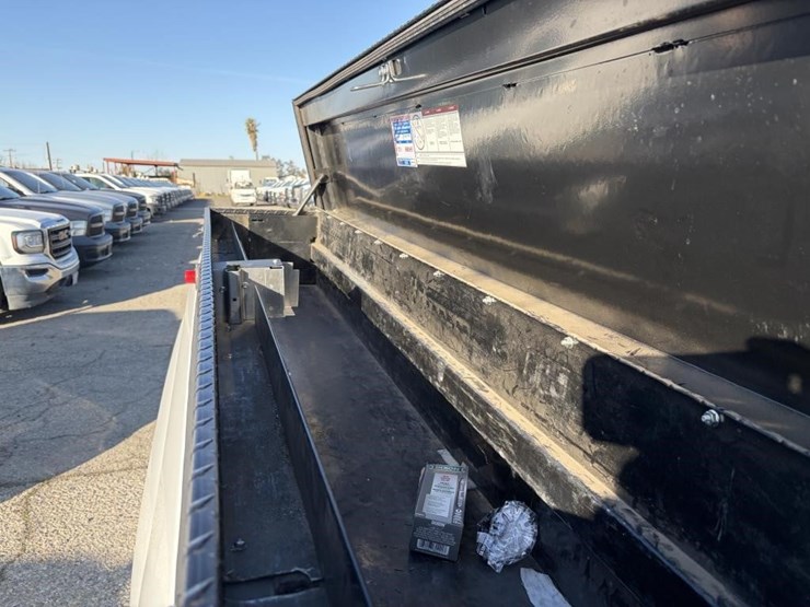 2018-chevrolet-silverado-1500-image-25