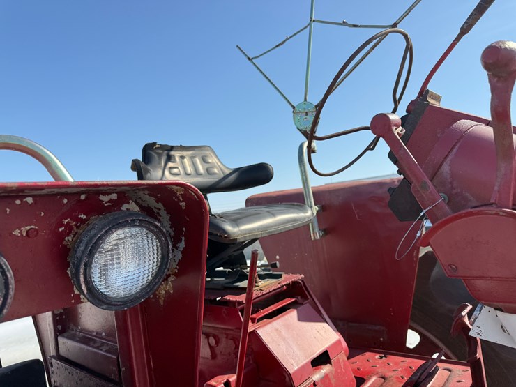 1965-international-706-image-8