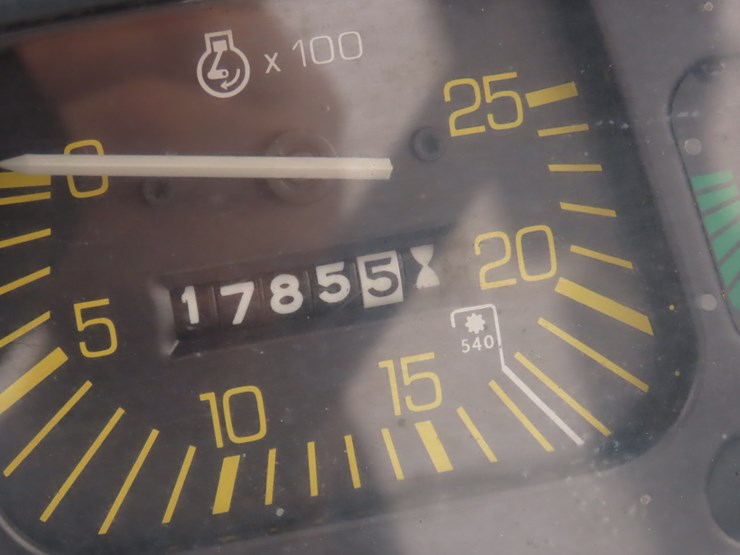 new-holland-3930-image-15