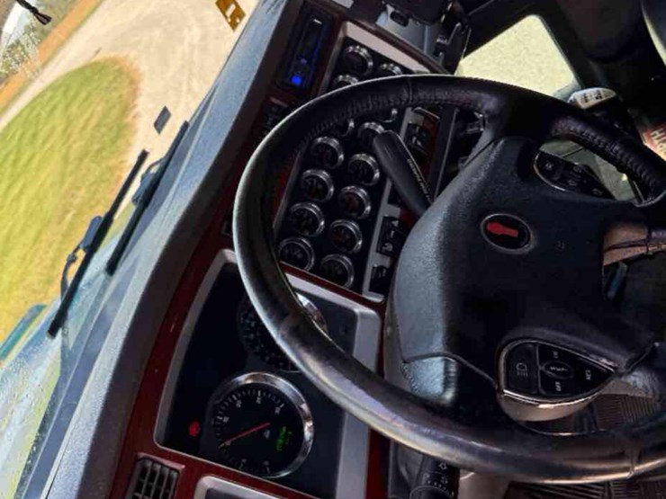 2007-kenworth-t800-image-13